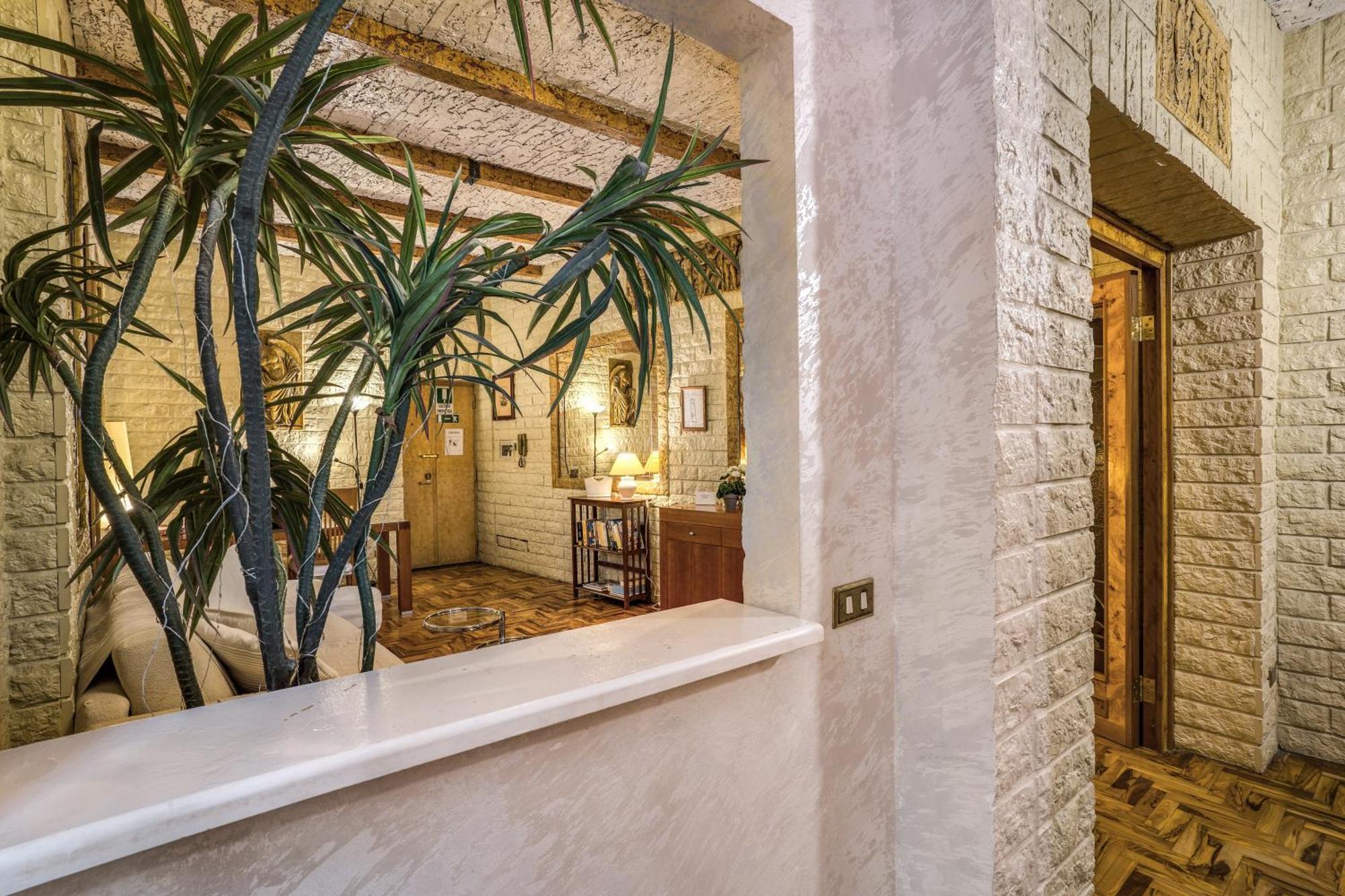 Fontana Di Trevi Charming Apartment 罗马 外观 照片